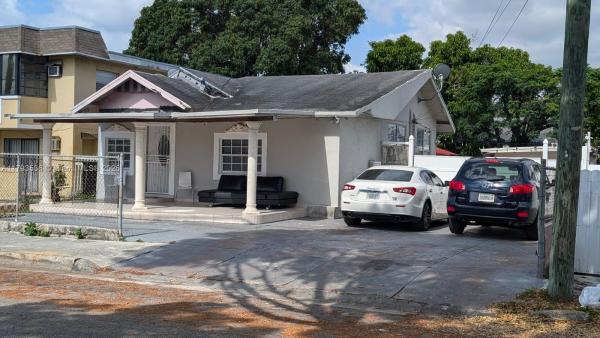 Idlewild Park, 248 SW 18th Ct, Miami, Florida 33135, image 1