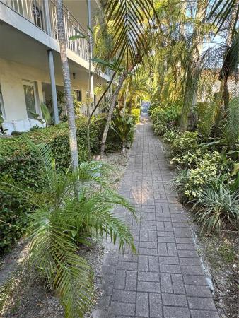 Pine Tree Palms, 4780 Pine Tree Dr #2, Miami Beach, Florida 33140, image 1