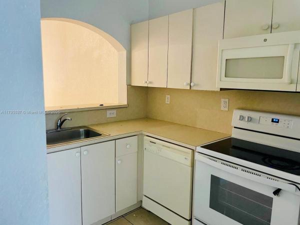 Monterey At Malibu Bay, 940 NE 34th Ave #202, Homestead, Florida 33033, image 1