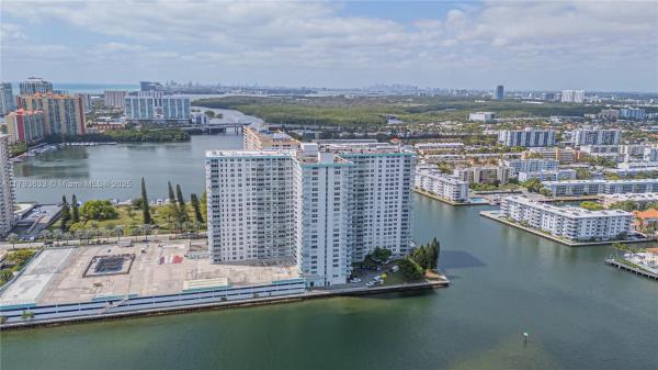 Winston Towers 500, 301 174th St #401, Sunny Isles Beach, Florida 33160, image 1