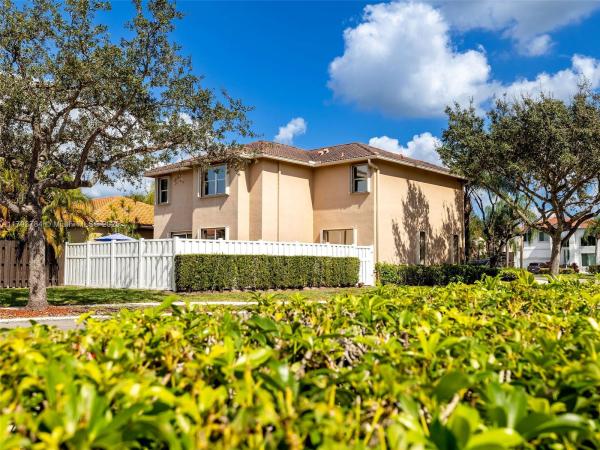 Emerald Courts, 16017 Opal Creek Dr, Weston, Florida 33331, image 2