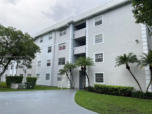 Village Homes & Condos At Palmetto Bay, 17255 SW 95 Ave #247, Palmetto Bay, Florida 33157, image 1