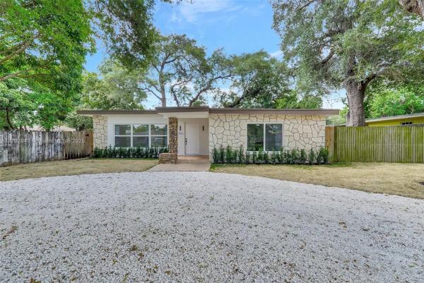736 NE 164th St, Miami, Florida 33162, image 1
