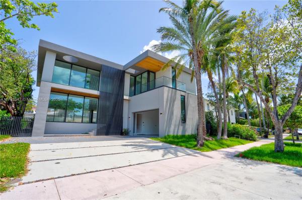 Biscayne Key Estates, 735 Fernwood Rd, Key Biscayne, Florida 33149, image 1