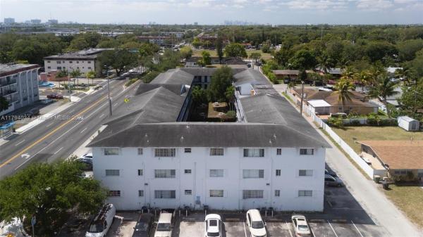 The White House, 13700 NE 6th Ave #115, North Miami, Florida 33161, image 1
