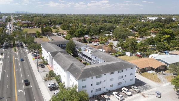 The White House, 13700 NE 6th Ave #115, North Miami, Florida 33161, image 3
