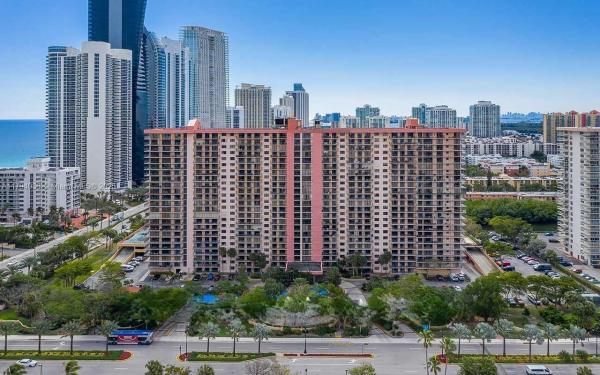Winston Towers 600, 210 174th St #2017, Sunny Isles Beach, Florida 33160, image 1