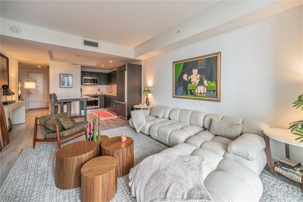 Brickell Heights East, 45 SW 9th St #1204, Miami, Florida 33130, image 1