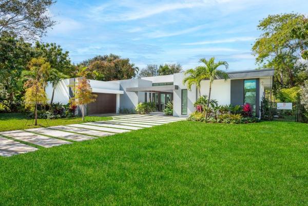 Lindas Casas, 6616 SW 64th Ave, South Miami, Florida 33143, image 1