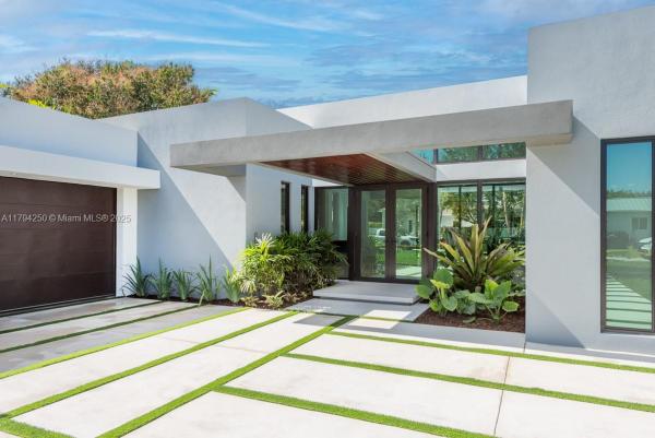 Lindas Casas, 6616 SW 64th Ave, South Miami, Florida 33143, image 3