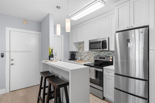The Oaks At South Miami, 6330 SW 79th St #7, South Miami, Florida 33143, image 1
