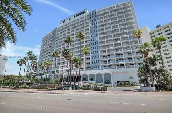 The Carriage House, 5401 Collins Ave #411, Miami Beach, Florida 33140, image 1