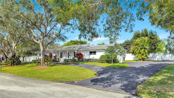 Mangowood, 8195 SW 151st St, Palmetto Bay, Florida 33158, image 2