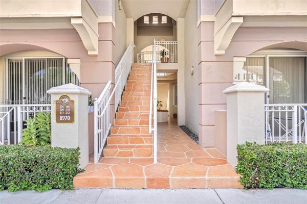 Century Park, 8970 W Flagler St #210, Fountainebleau, Florida 33174, image 2