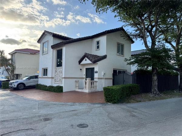 Lake Pointe, 12663 NW 8th Way, Tamiami, Florida 33182, image 2