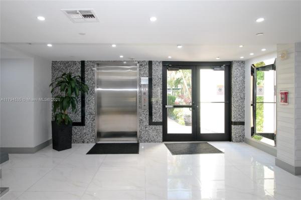 Plaza Of The Americas, 16919 N Bay Rd #505, Sunny Isles Beach, Florida 33160, image 3