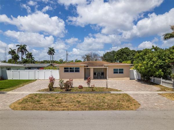 Orangebrook Golf Estates, 104 N 31st Ct, Hollywood, Florida 33021, image 1