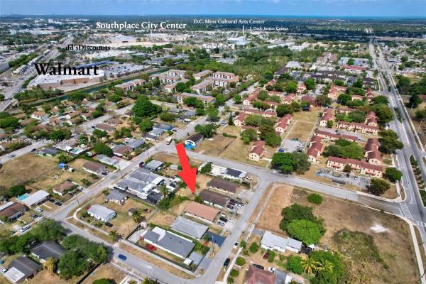 11465 SW 215th St, Unincorporated Dade County, Florida 33189, image 1