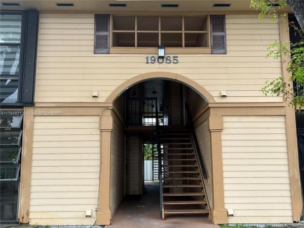 19085 NW 62 Ave #106, Hialeah, Florida 33015, image 1