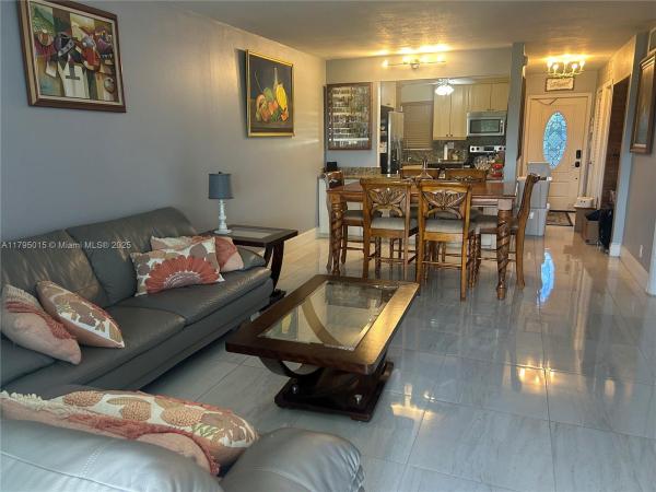 Hollybrook Golf & Tennis Club, 8900 Washington Blvd #405A, Pembroke Pines, Florida 33025, image 1