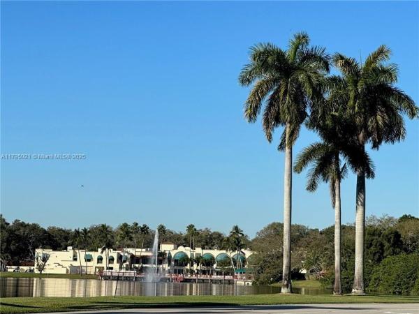 Sabal Palm Of Pine Island Ridge, 9501 Seagrape Dr #205, Davie, Florida 33324, image 2