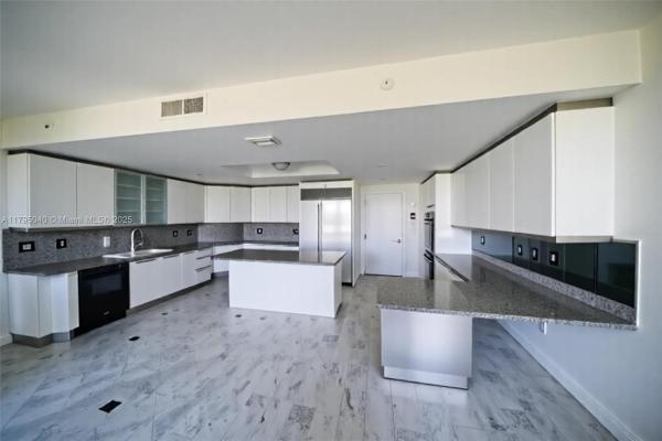 Grand Bay Residences, 445 Grand Bay Dr #802, Key Biscayne, Florida 33149, image 3