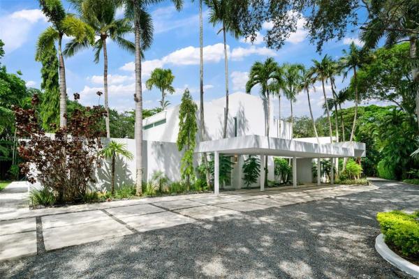 Snapper Creek Lakes, 10400 Old Cutler Rd, Coral Gables, Florida 33156, image 1