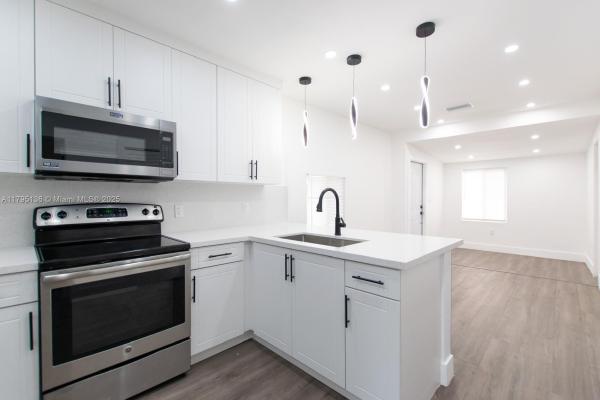 Bowling Green, 1045 NW 55th Ter, Miami, Florida 33127, image 3
