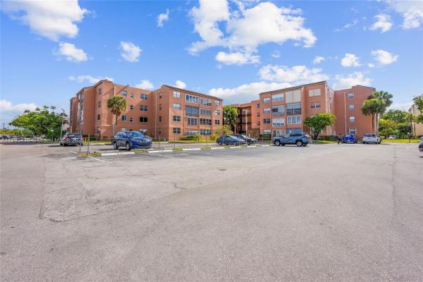 Somerset, 2861 Somerset Dr #104, Lauderdale Lakes, Florida 33311, image 1