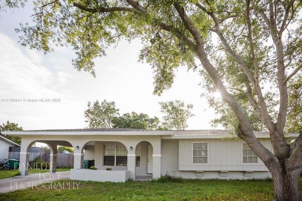 Floresta Pines, 323 NE Midfield Ln, Port St. Lucie, Florida 34983, image 1