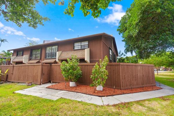 6537 SW 116 Pl #C, Unincorporated Dade County, Florida 33173, image 1