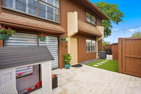Snapper Village, 6537 SW 116 Pl #C, Kendall, Florida 33173, image 2