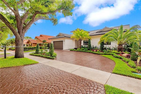 Royal Oaks, 16522 NW 82nd Pl, Miami Lakes, Florida 33016, image 1