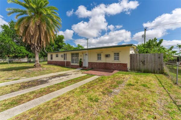 Westwood Lakes Residential, 11460 SW 40th St, Westwood Lakes, Florida 33165, image 3