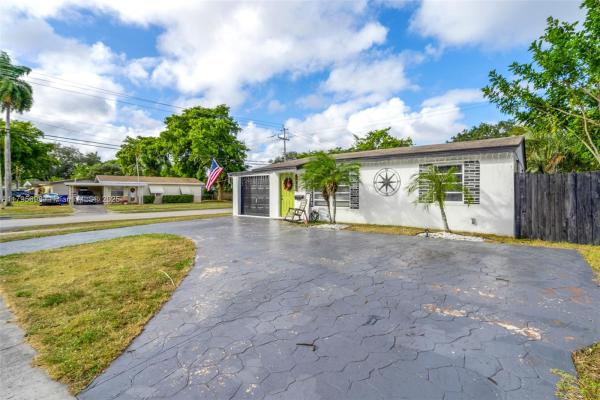 Palm Lane Villa, 6645 Raleigh St, Hollywood, Florida 33024, image 1