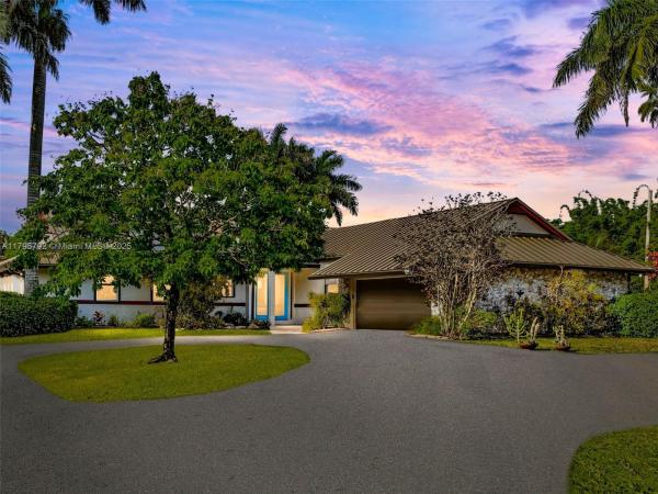 Sunshine Ranches, 13494 Stirling Rd, Southwest Ranches, Florida 33330, image 2