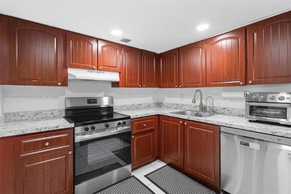 Environ 1, 7021 Environ Blvd #218, Lauderhill, Florida 33319, image 1
