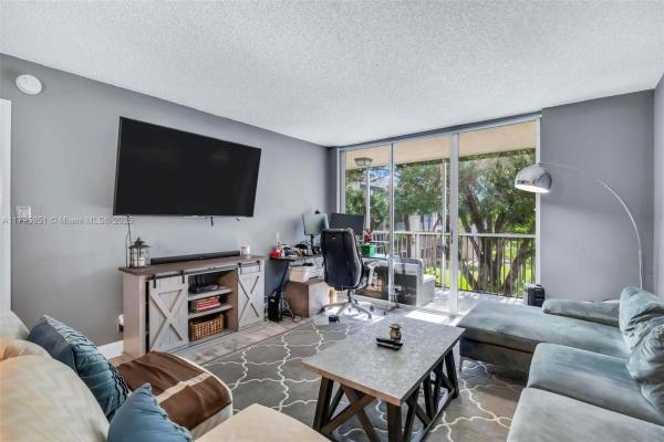 Cypress Chase North, 3321 NW 47th Ter #330, Lauderdale Lakes, Florida 33319, image 1