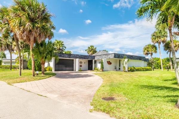 The Woodlands, 5715 Bayberry Ln, Tamarac, Florida 33319, image 1