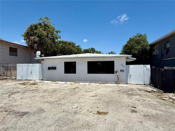 Freshwater Avenue, 709 13th St, West Palm Beach, Florida 33401, image 1