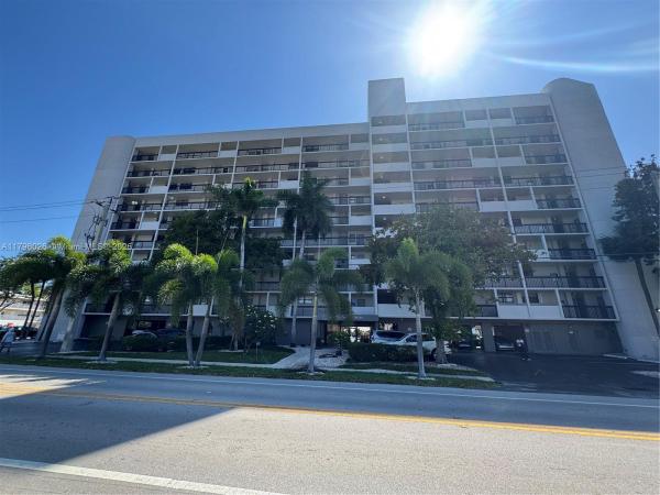 Coral Towers, 4800 Bayview Dr #206, Fort Lauderdale, Florida 33308, image 1