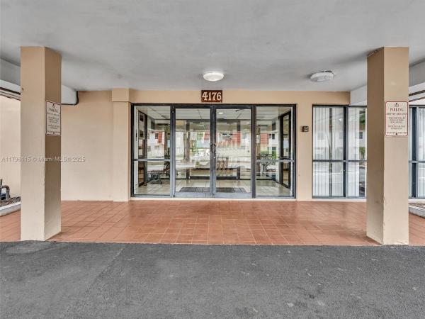 The Manors Of Inverrary, 4176 Inverrary Dr #102, Lauderhill, Florida 33319, image 3