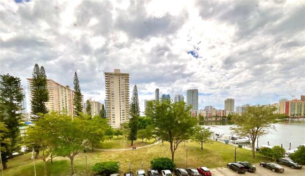 Winston Towers 700, 290 174th St #515, Sunny Isles Beach, Florida 33160, image 2