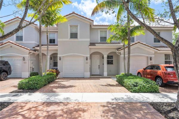 Ives Dairy Townhomes, 1018 NE 208th St, Ives Estates, Florida 33179, image 2