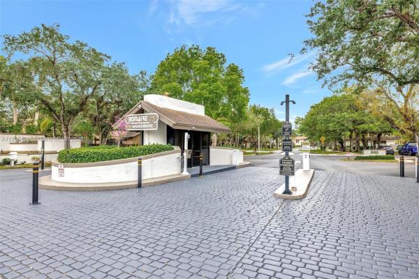 Bonaire At Woodmont, 7699 NW 79th Ave #205, Tamarac, Florida 33321, image 2