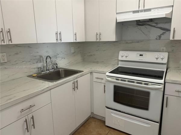 Bella Venezia, 525 W 69th St #212, Hialeah, Florida 33014, image 1