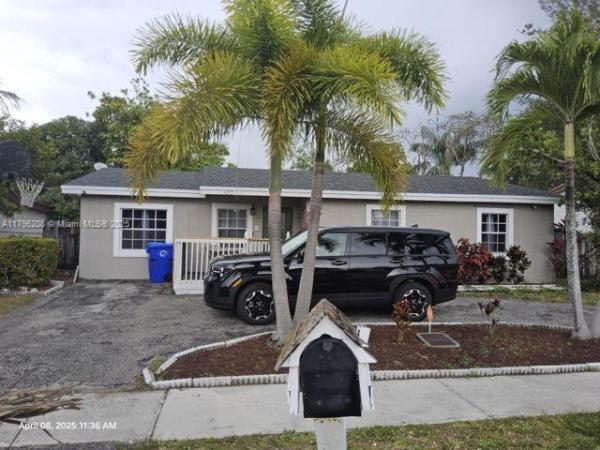 North Lauderdale Village, 423 SW 80th Ave, North Lauderdale, Florida 33068, image 1