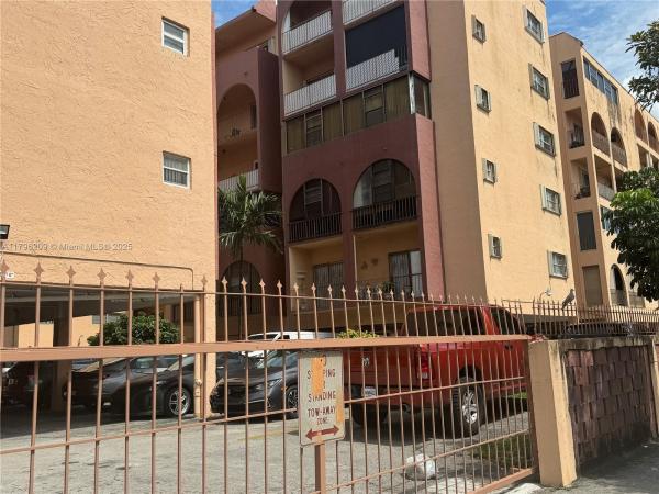 Golden Gate, 460 E 23rd St #419, Hialeah, Florida 33013, image 2