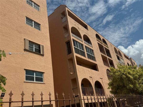 Golden Gate, 460 E 23rd St #419, Hialeah, Florida 33013, image 3
