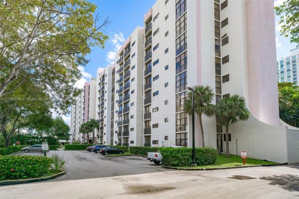 Plaza Of The Americas, 16909 N Bay Rd #405, Sunny Isles Beach, Florida 33160, image 3